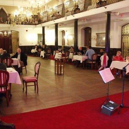 Zamek Gostynin Aparthotel Bagian luar foto