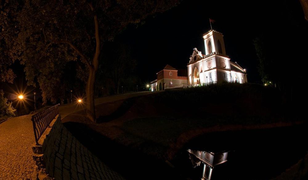 Zamek Gostynin Aparthotel Bagian luar foto