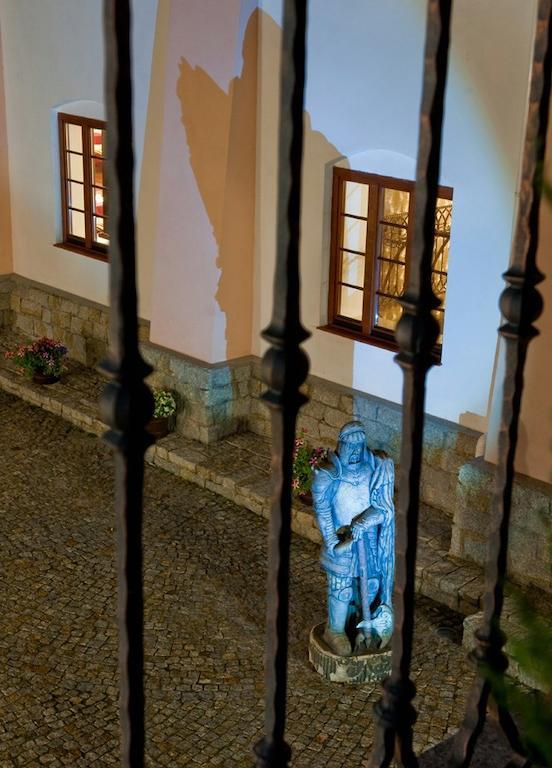Zamek Gostynin Aparthotel Bagian luar foto